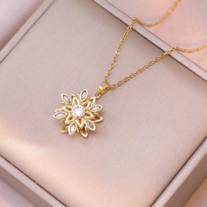 18k Gold-Plated Rotating Open Flower Pendant Necklace | Anti-Tarnish, Waterproof & Hypoallergenic