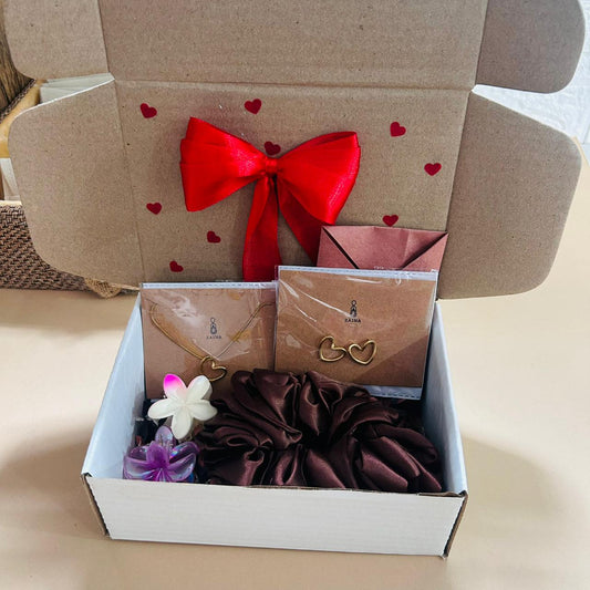 Valentine Gift Hamper For Her @RS.399 Only